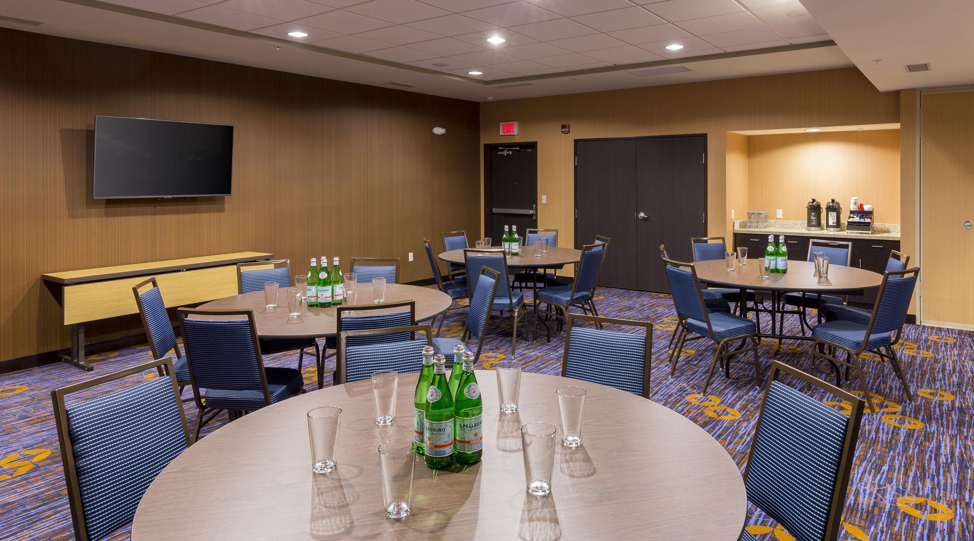 Courtyard By Marriott Bismarck North Hotel Luaran gambar