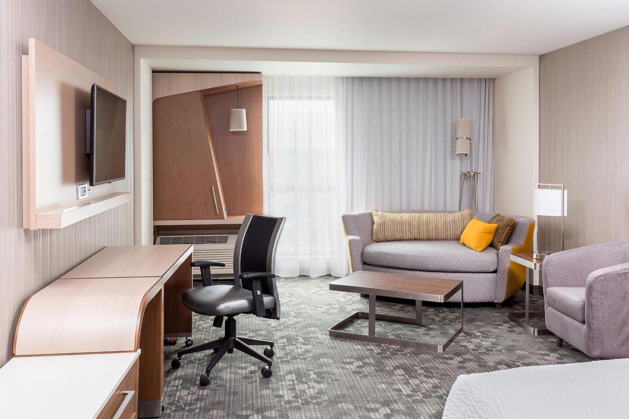 Courtyard By Marriott Bismarck North Hotel Luaran gambar