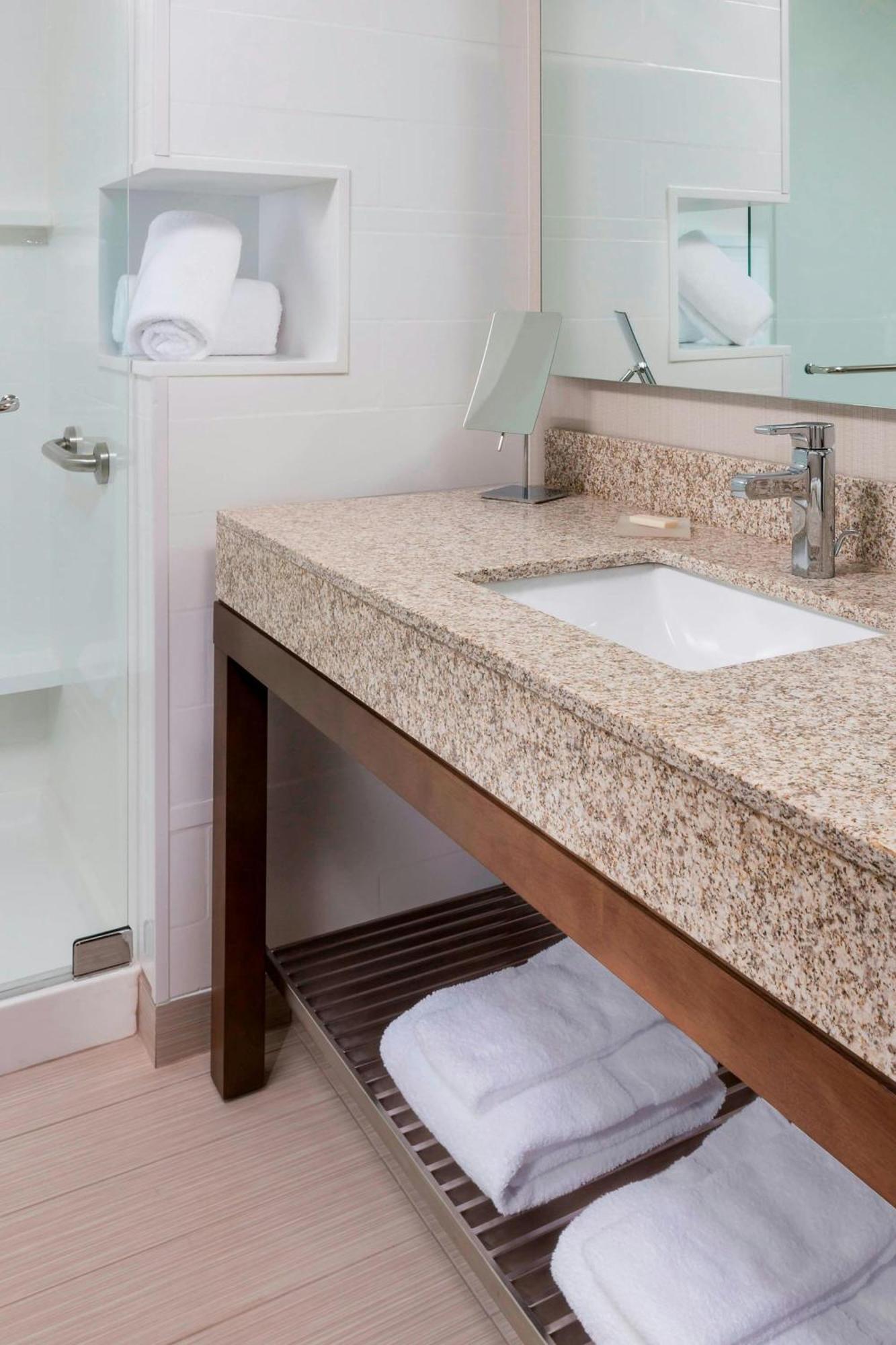 Courtyard By Marriott Bismarck North Hotel Luaran gambar