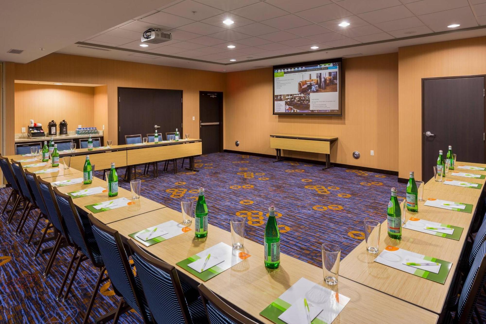 Courtyard By Marriott Bismarck North Hotel Luaran gambar