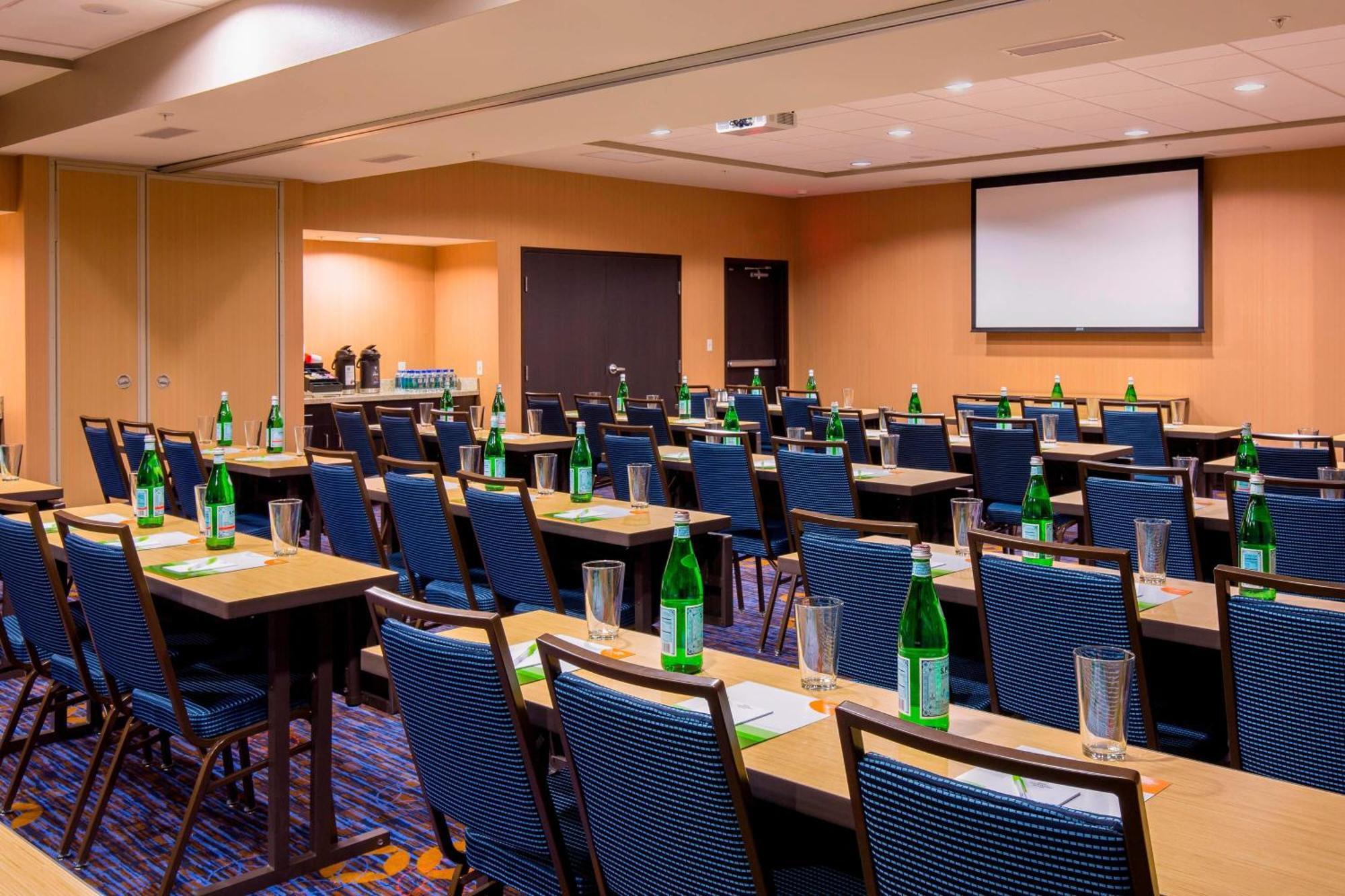 Courtyard By Marriott Bismarck North Hotel Luaran gambar